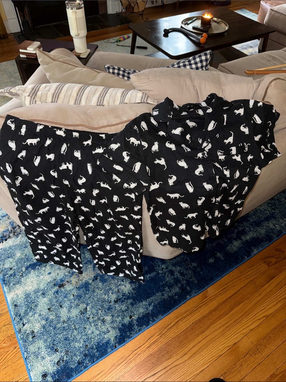 Black Cat-Print Women's Pajama Set — Cozy Sleepwear
